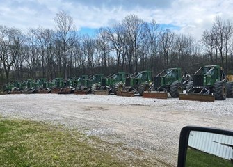 John Deere Skidder